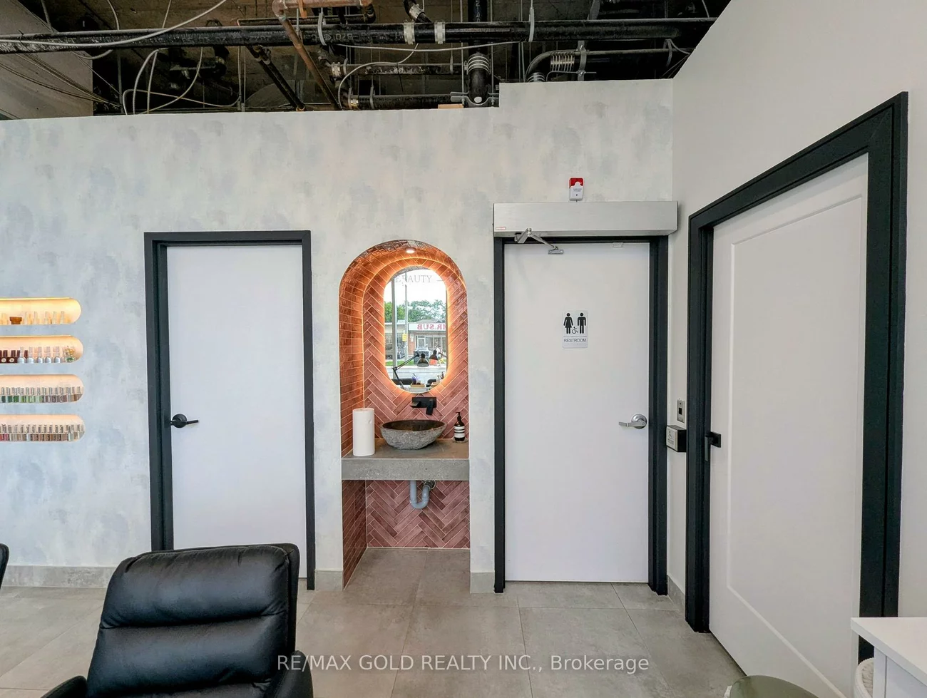 691, The Queensway, Stonegate-Queensway, Toronto