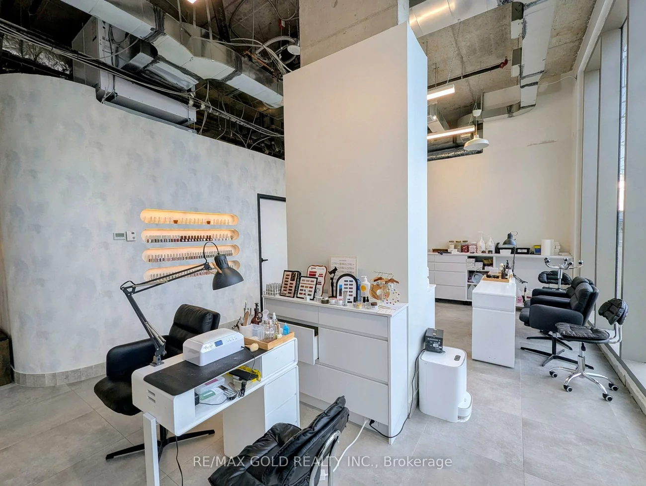 691, The Queensway, Stonegate-Queensway, Toronto