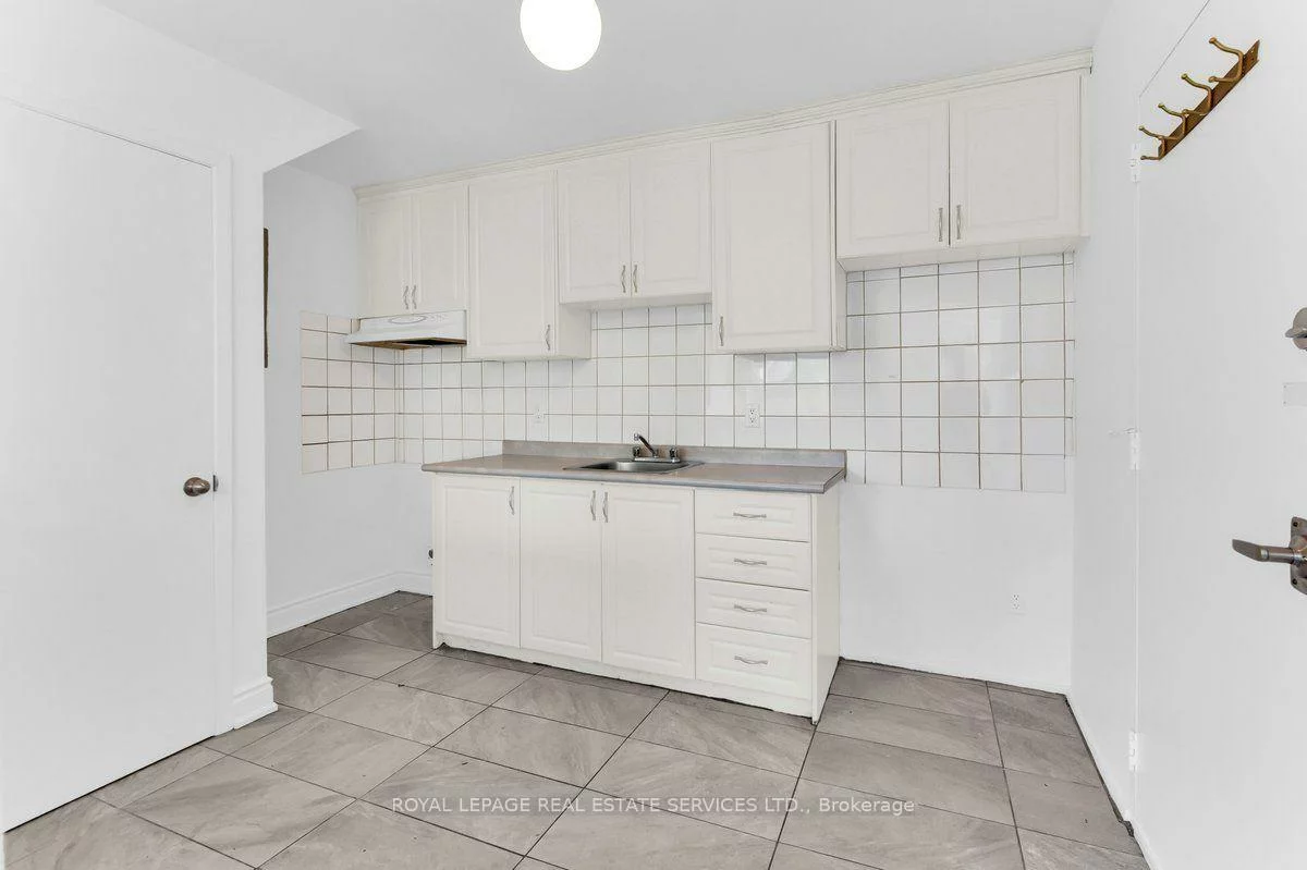 604, Marlee, Yorkdale-Glen Park, Toronto