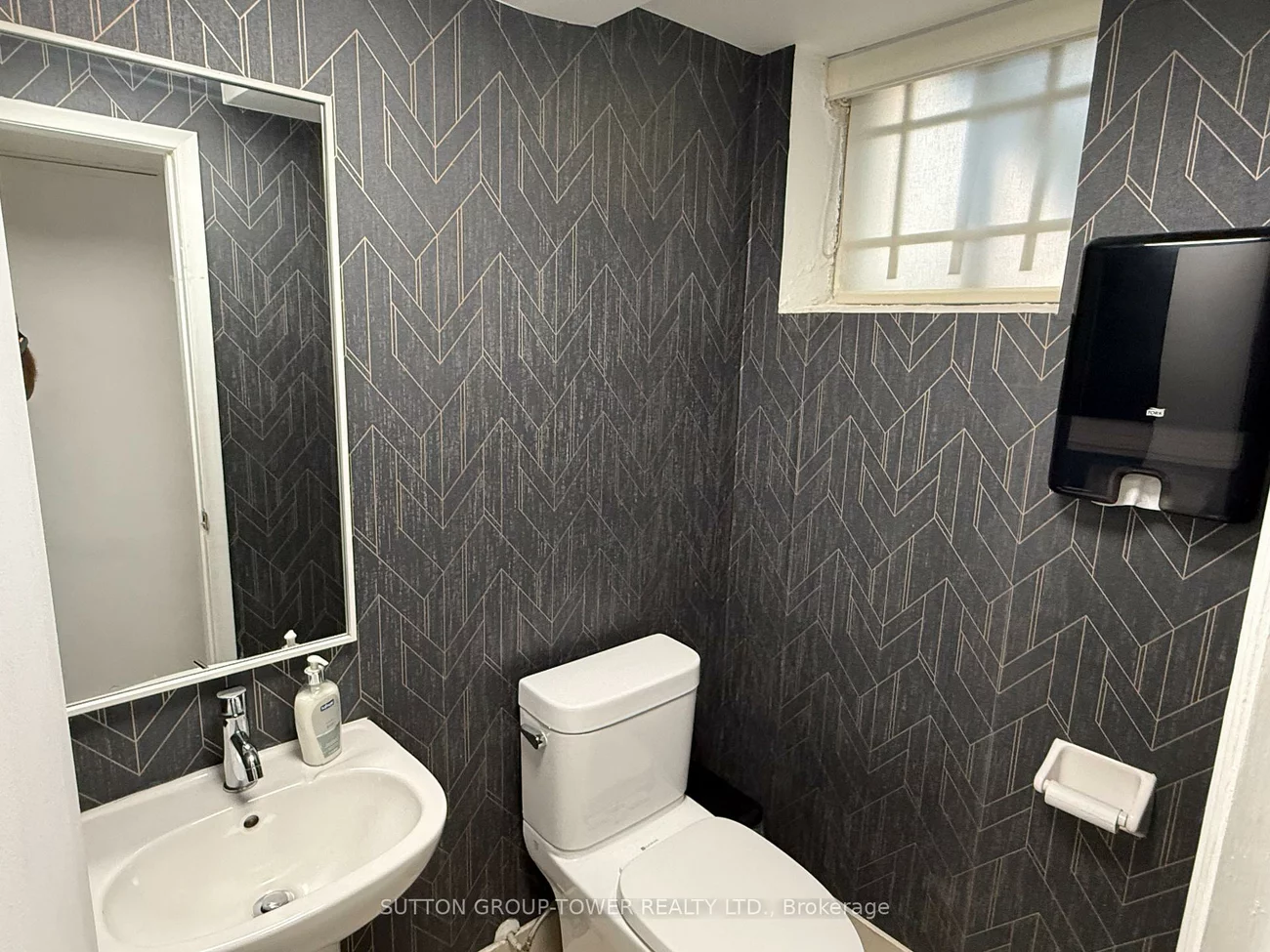 684, Wilson, Downsview-Roding-CFB, Toronto