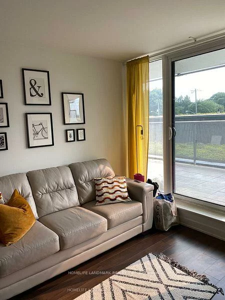 2432, Dufferin, Briar Hill-Belgravia, Toronto
