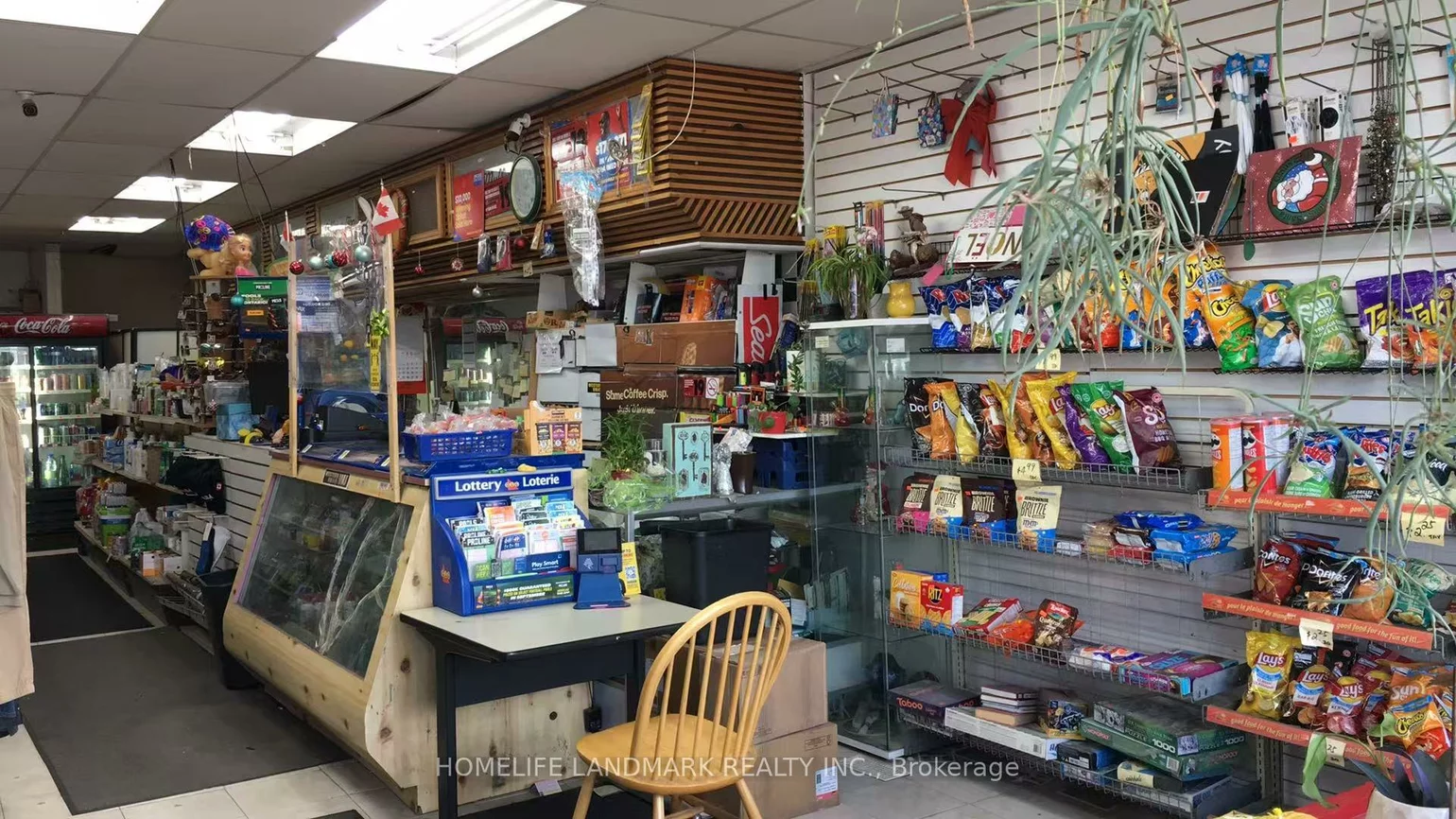 2432, Dufferin, Briar Hill-Belgravia, Toronto