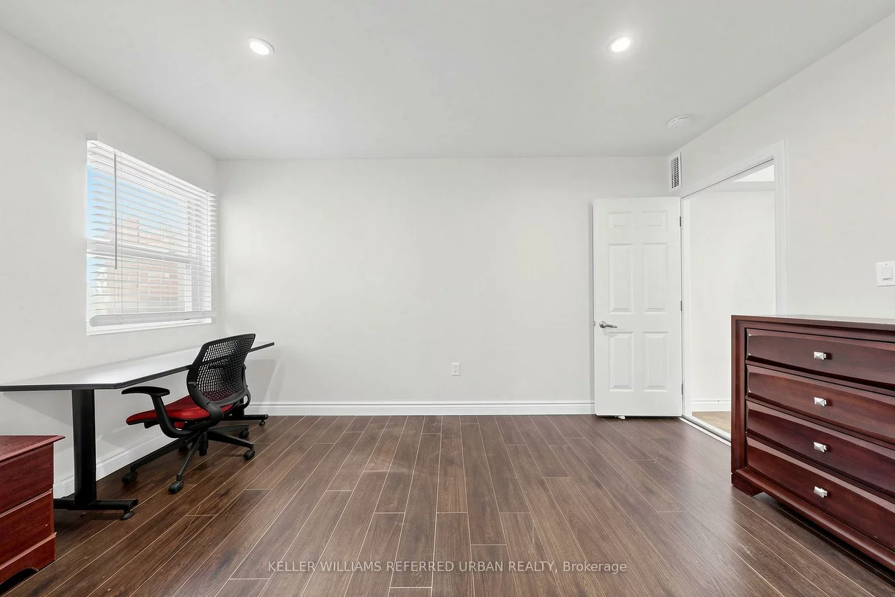 1218, Bloor, Dovercourt-Wallace Emerson-Junction, Toronto