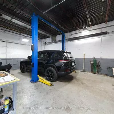 Commercial for sale, 25, Milford, Brookhaven-Amesbury, Toronto