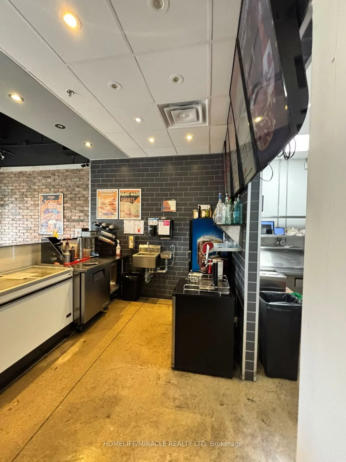 105, The Pond, York University Heights, Toronto