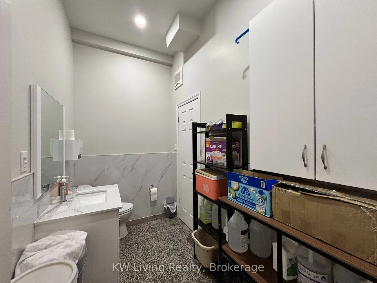 422, Wilson, Downsview-Roding-CFB, Toronto