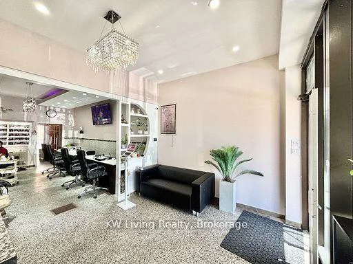 422, Wilson, Downsview-Roding-CFB, Toronto