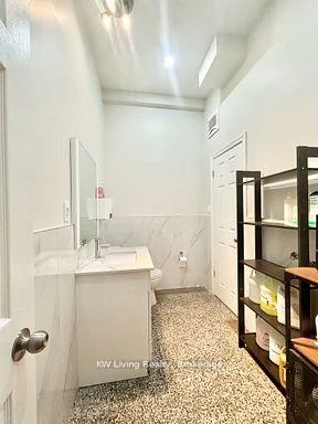 422, Wilson, Downsview-Roding-CFB, Toronto