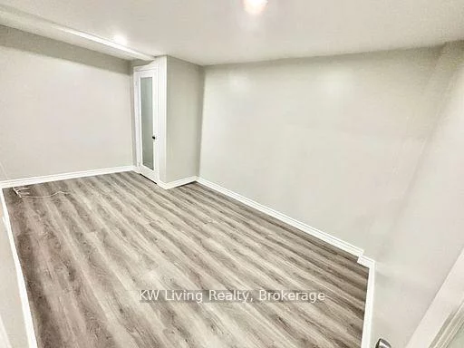 422, Wilson, Downsview-Roding-CFB, Toronto