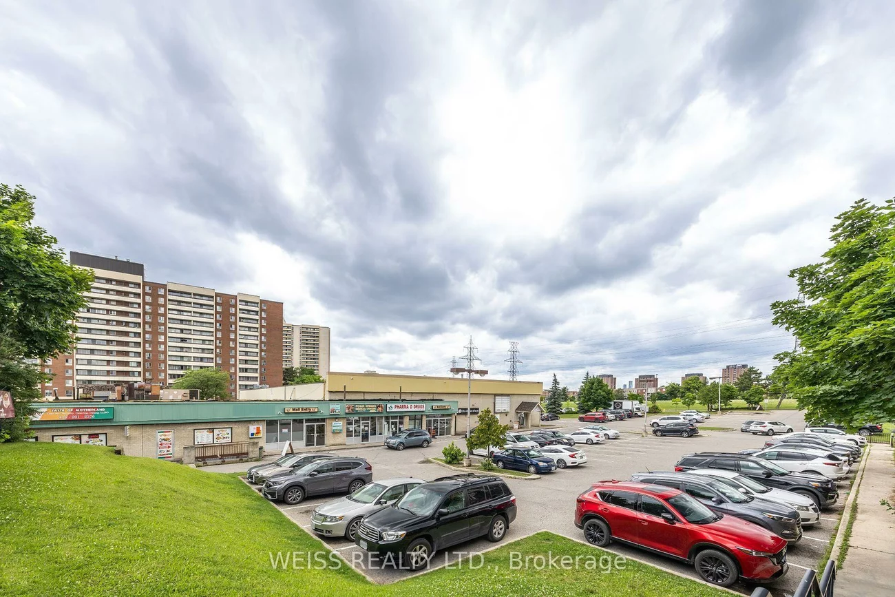 59, Four Winds, York University Heights, Toronto