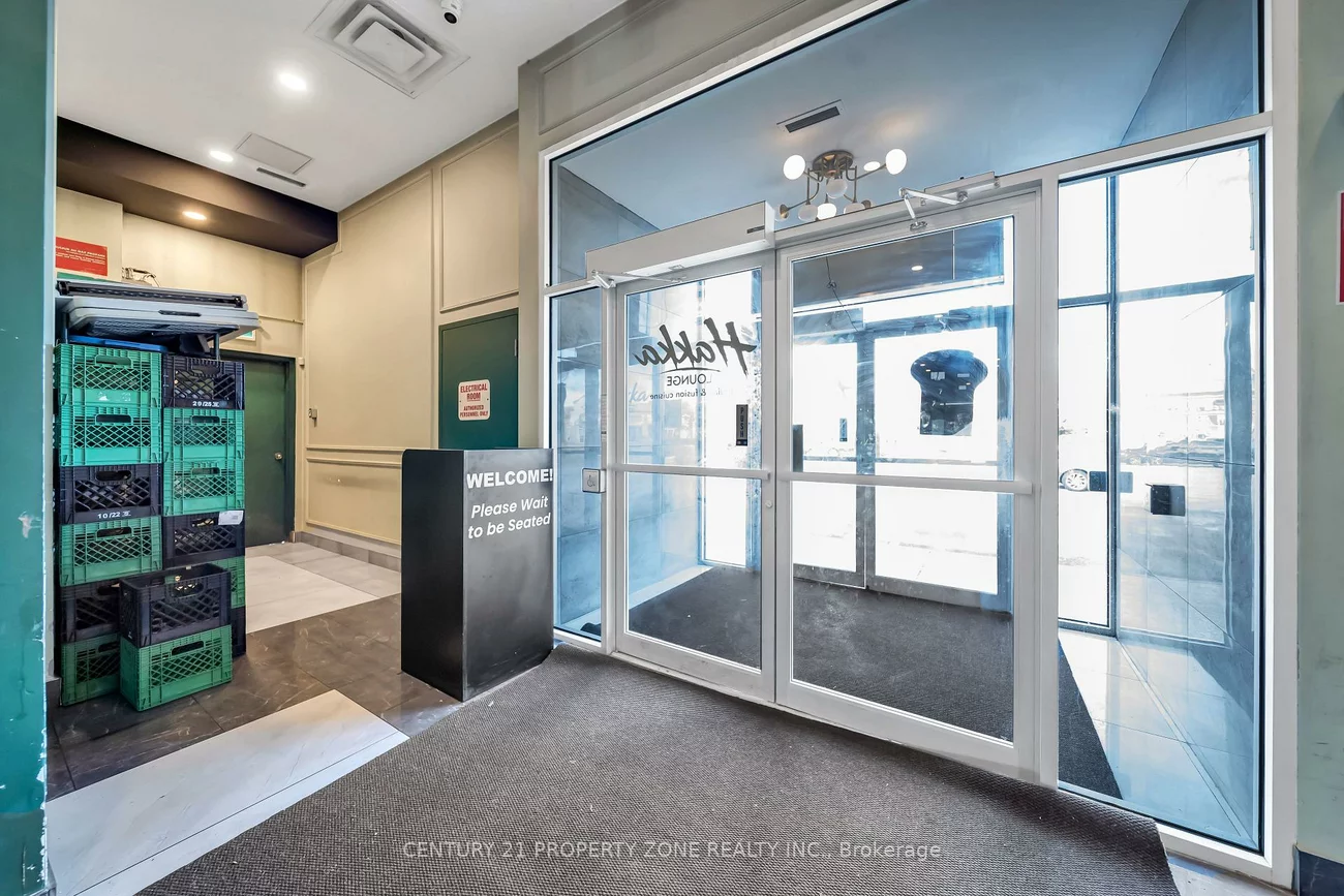 120, Queen Plate, West Humber-Clairville, Toronto