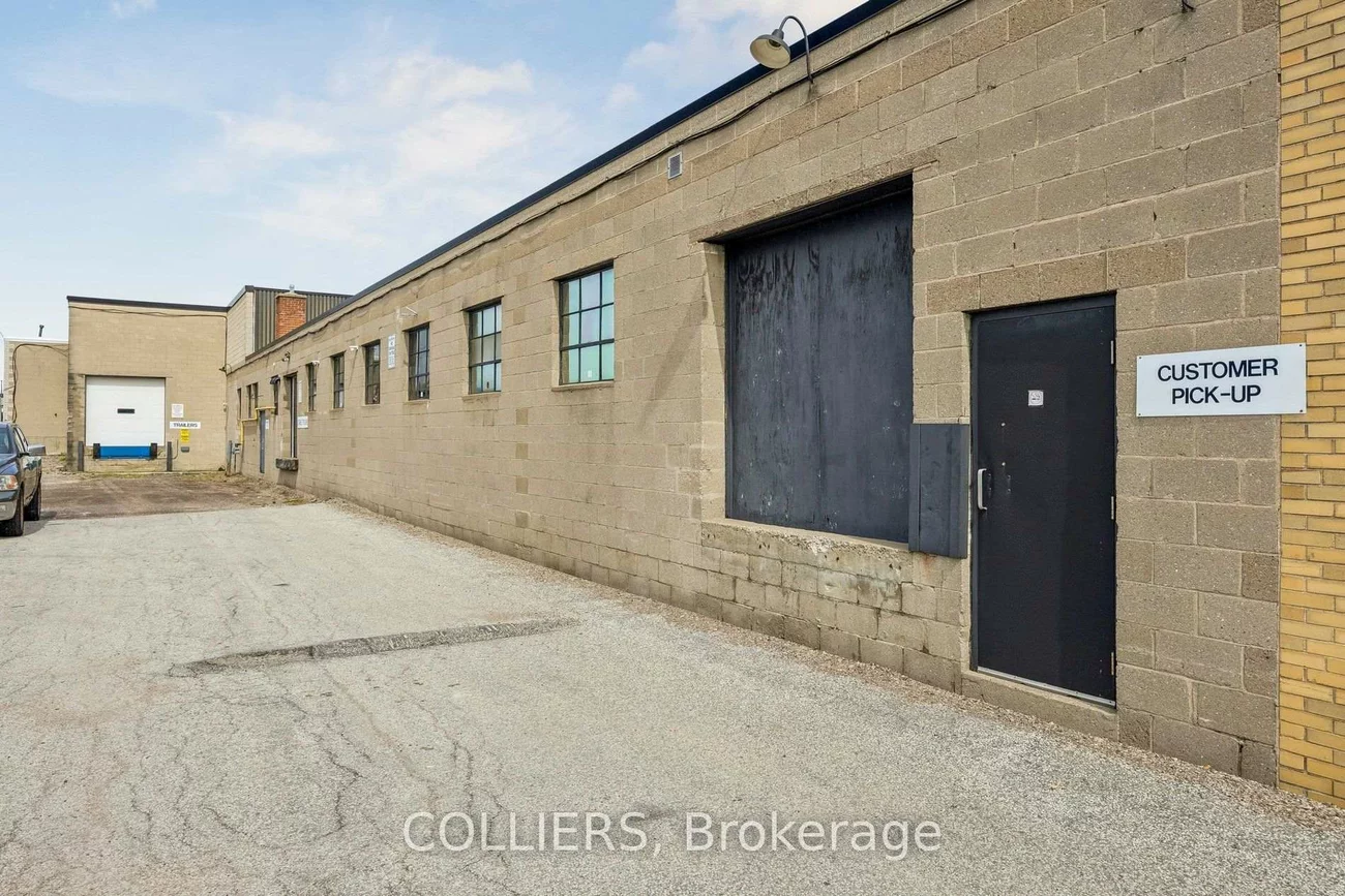 62, Densley, Brookhaven-Amesbury, Toronto