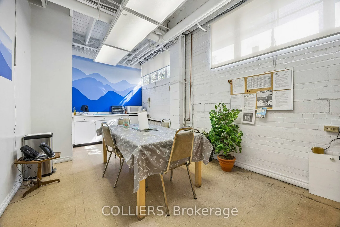 62, Densley, Brookhaven-Amesbury, Toronto
