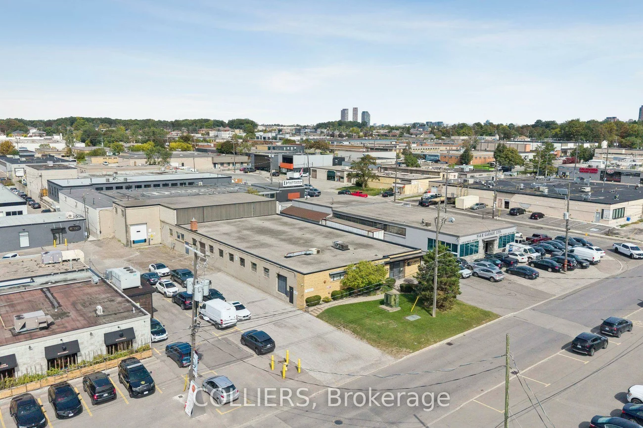 62, Densley, Brookhaven-Amesbury, Toronto
