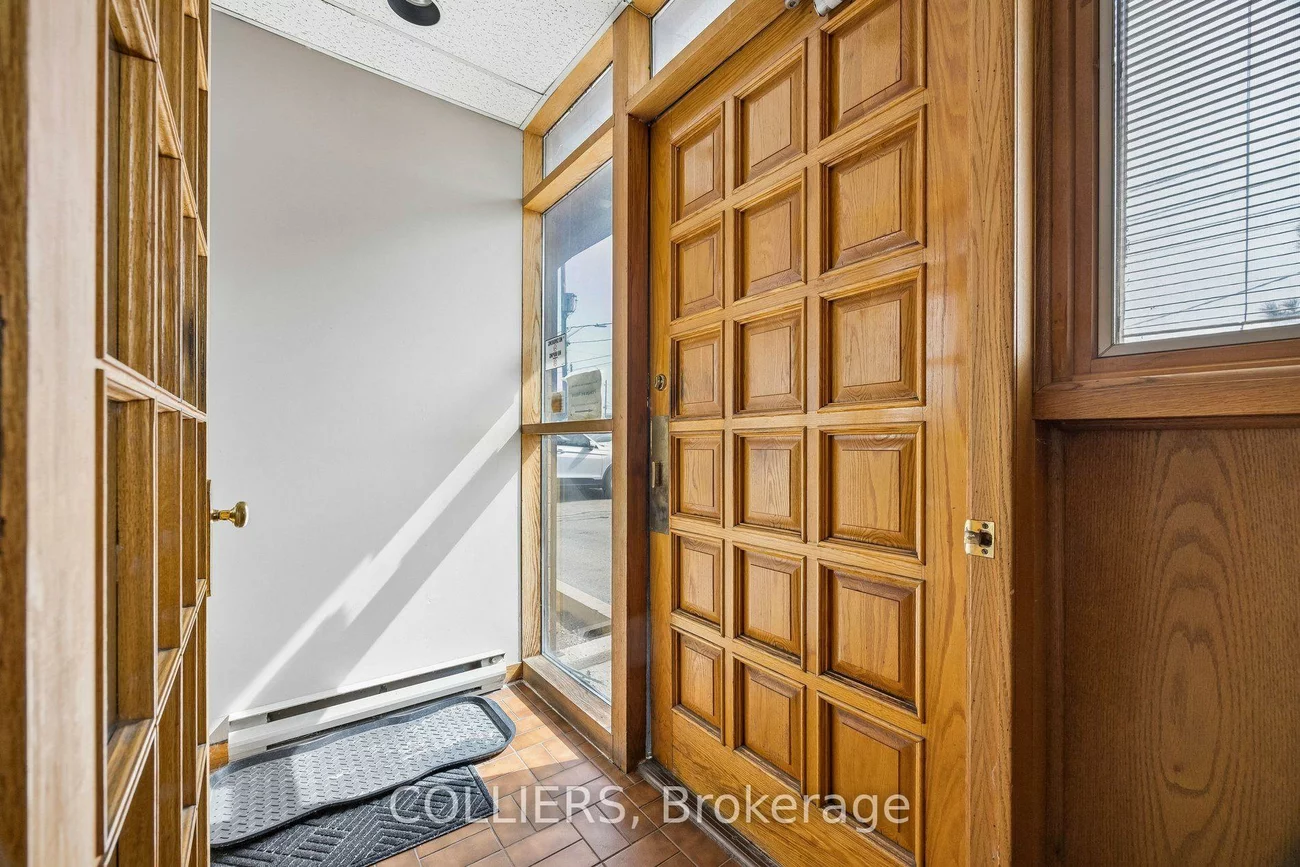 62, Densley, Brookhaven-Amesbury, Toronto