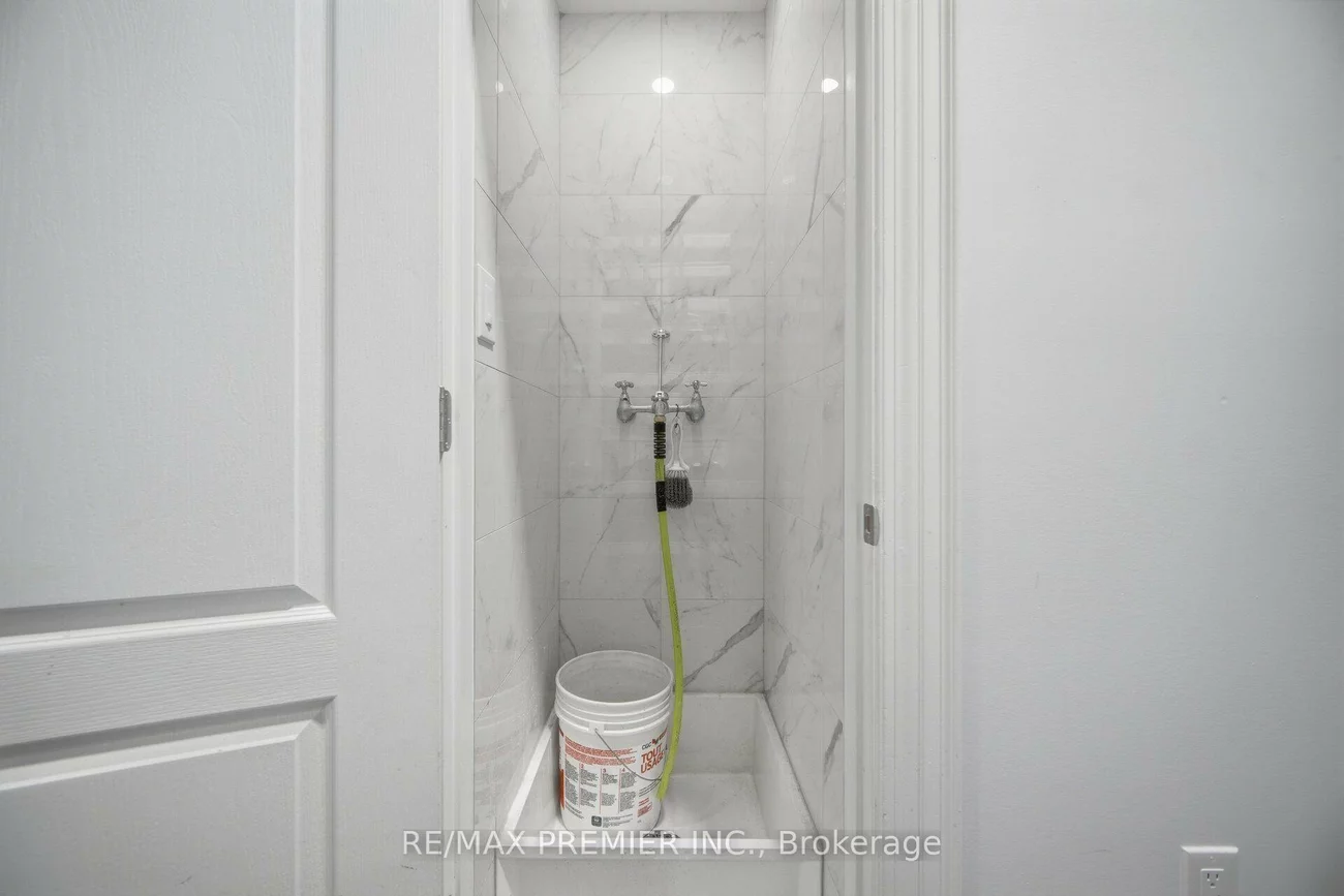 34, Rivalda, Humbermede, Toronto