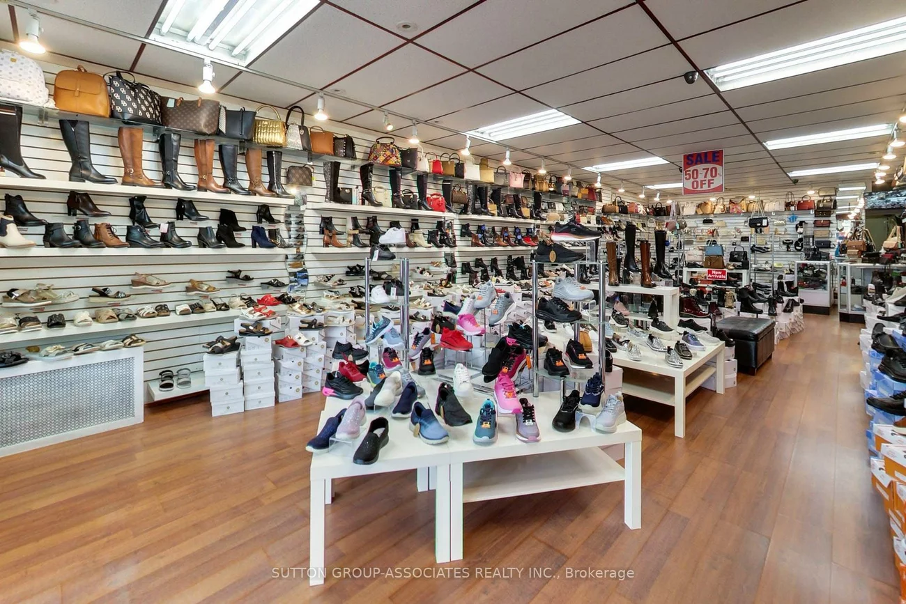 1181-1183, St Clair, Corso Italia-Davenport, Toronto