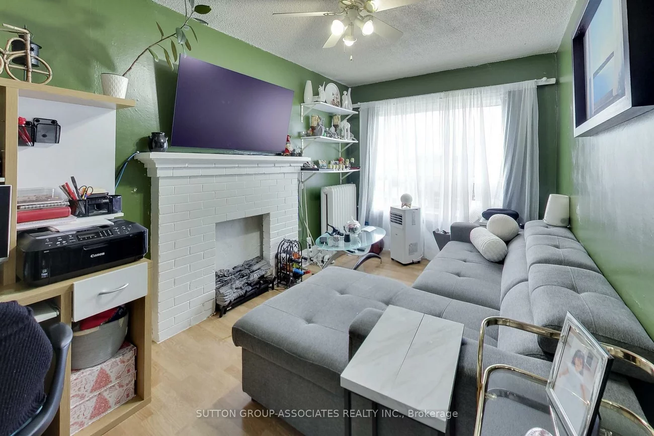 1181-1183, St Clair, Corso Italia-Davenport, Toronto