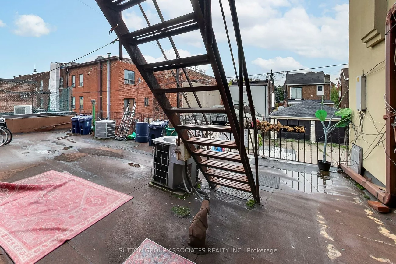 1181-1183, St Clair, Corso Italia-Davenport, Toronto