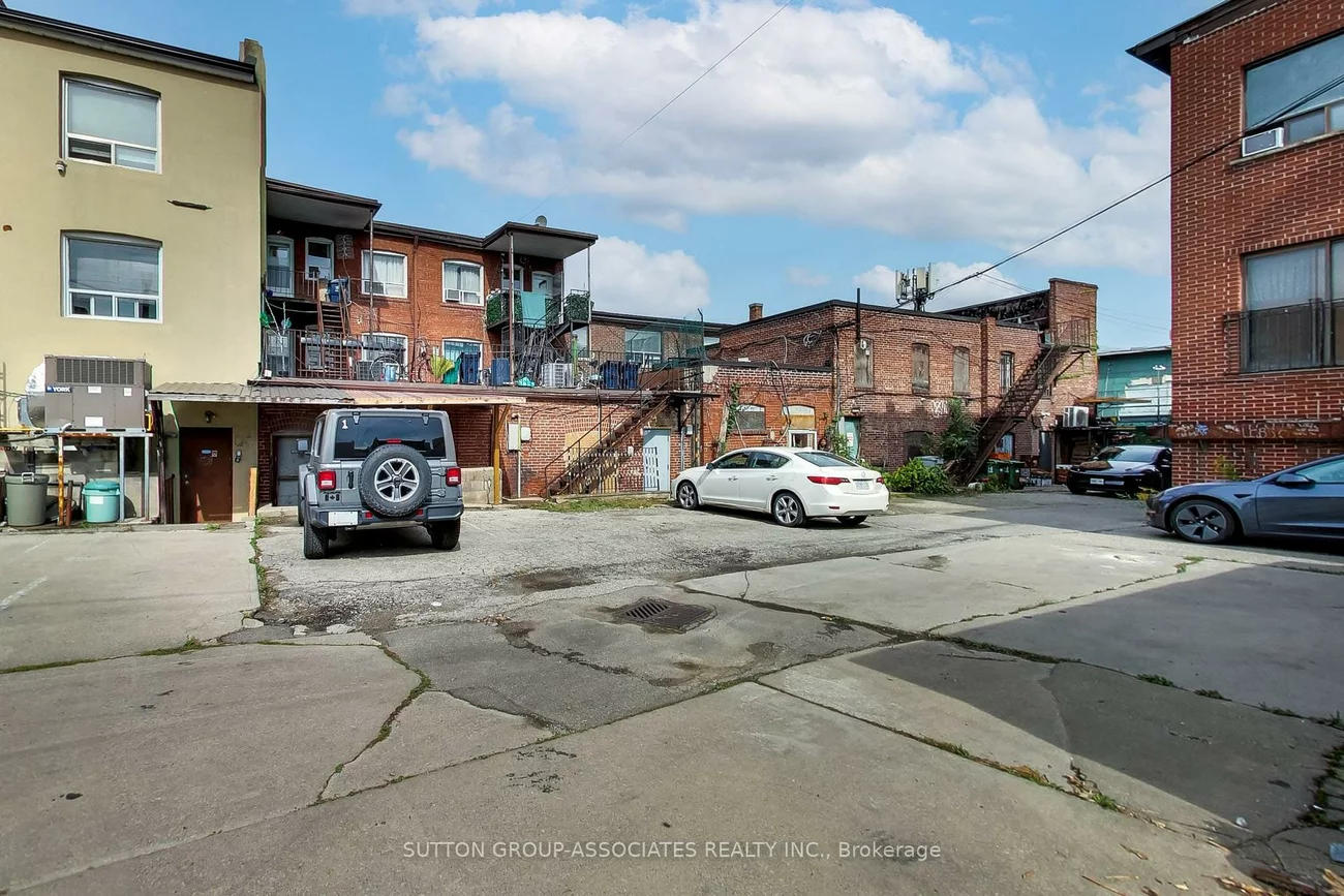 1181-1183, St Clair, Corso Italia-Davenport, Toronto
