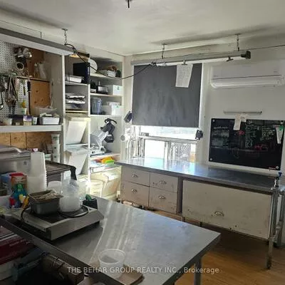 Commercial for sale, 858, Bloor, Dovercourt-Wallace Emerson-Junction, Toronto