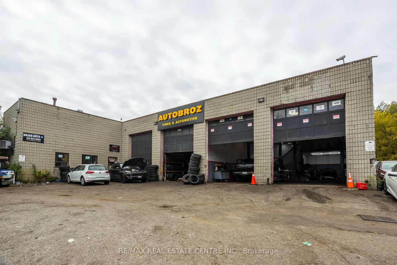 1000, Weston, Mount Dennis, Toronto