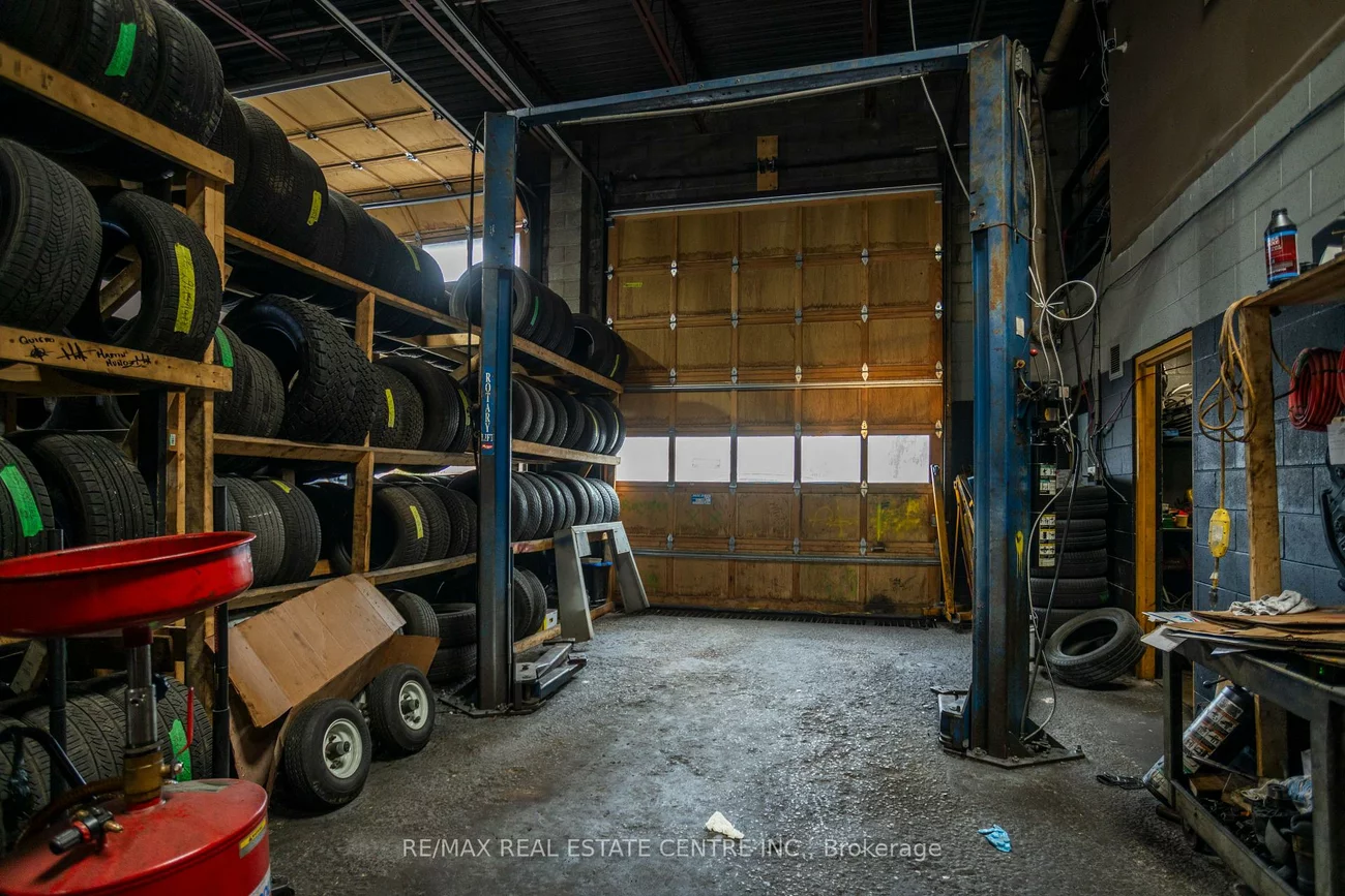 1000, Weston, Mount Dennis, Toronto