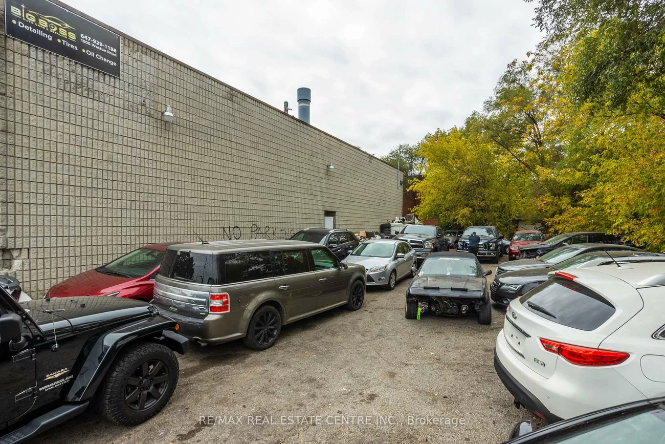 1000, Weston, Mount Dennis, Toronto