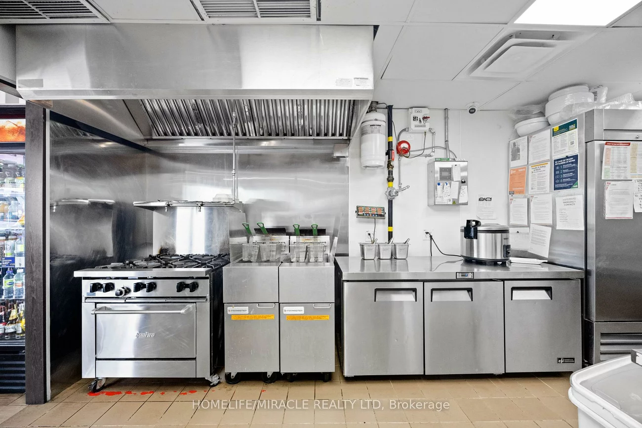 2600, Weston, Humberlea-Pelmo Park W4, Toronto