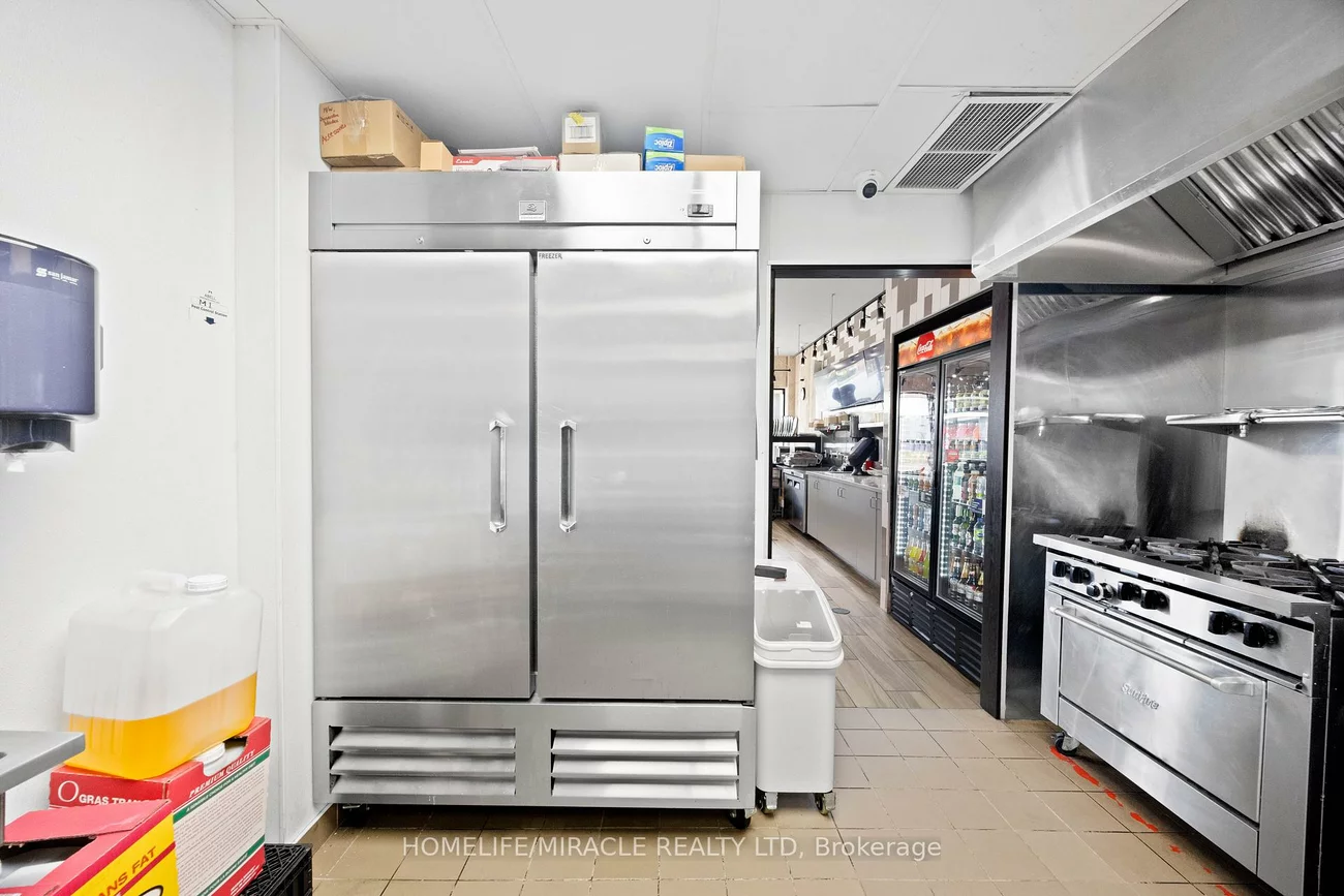 2600, Weston, Humberlea-Pelmo Park W4, Toronto