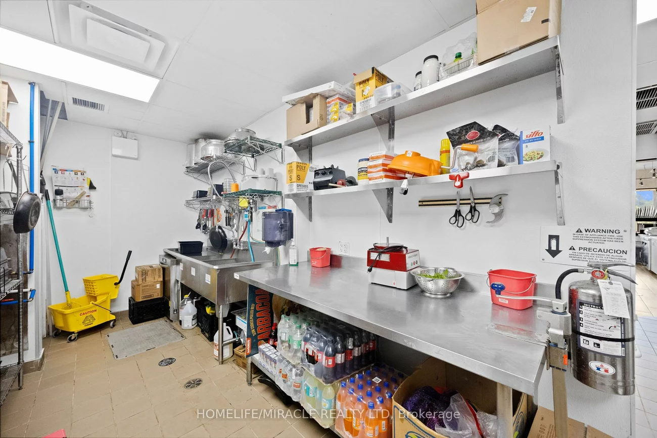 2600, Weston, Humberlea-Pelmo Park W4, Toronto