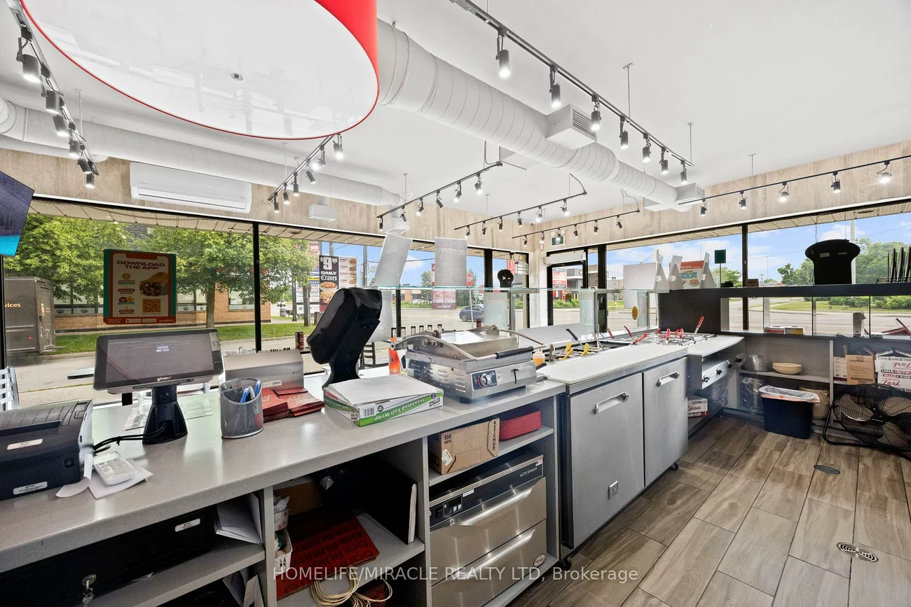 2600, Weston, Humberlea-Pelmo Park W4, Toronto