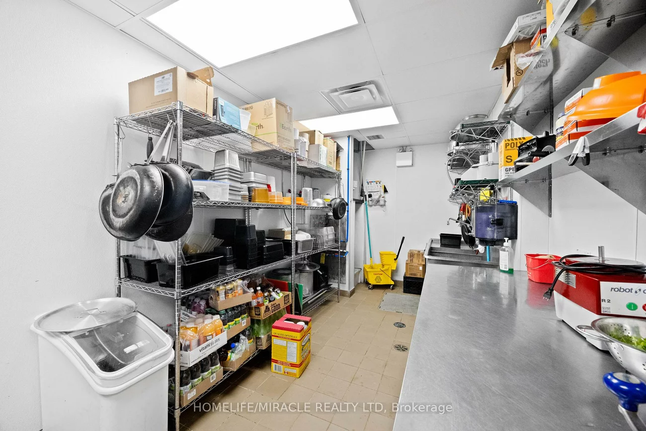 2600, Weston, Humberlea-Pelmo Park W4, Toronto