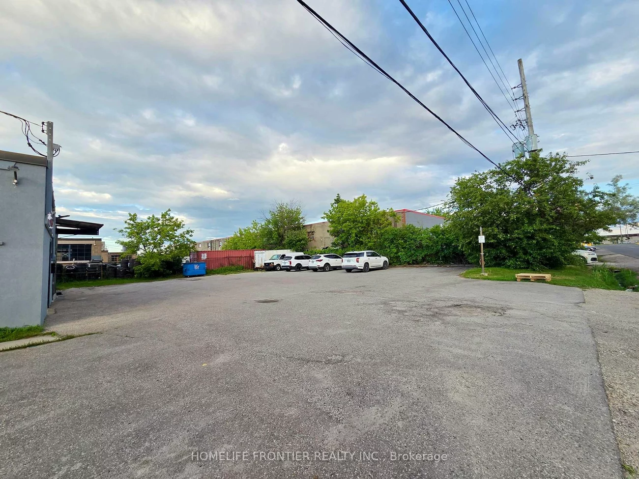 13, Racine, West Humber-Clairville, Toronto