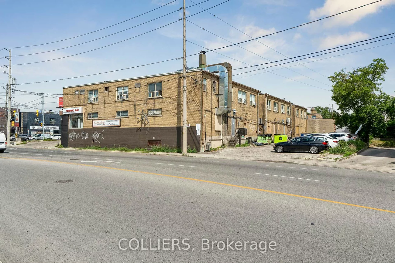 2473, Dufferin, Briar Hill-Belgravia, Toronto
