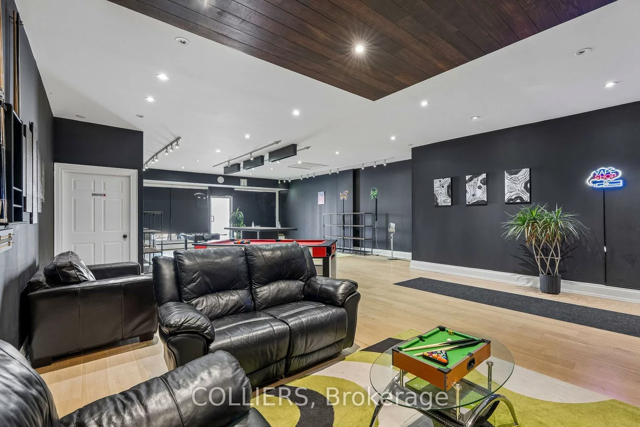 2473, Dufferin, Briar Hill-Belgravia, Toronto