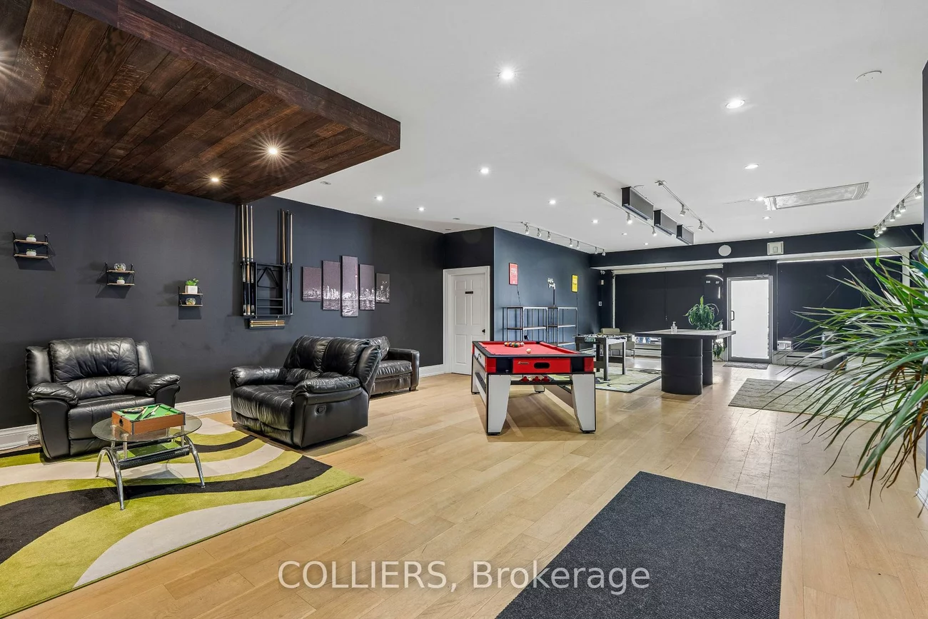 2473, Dufferin, Briar Hill-Belgravia, Toronto