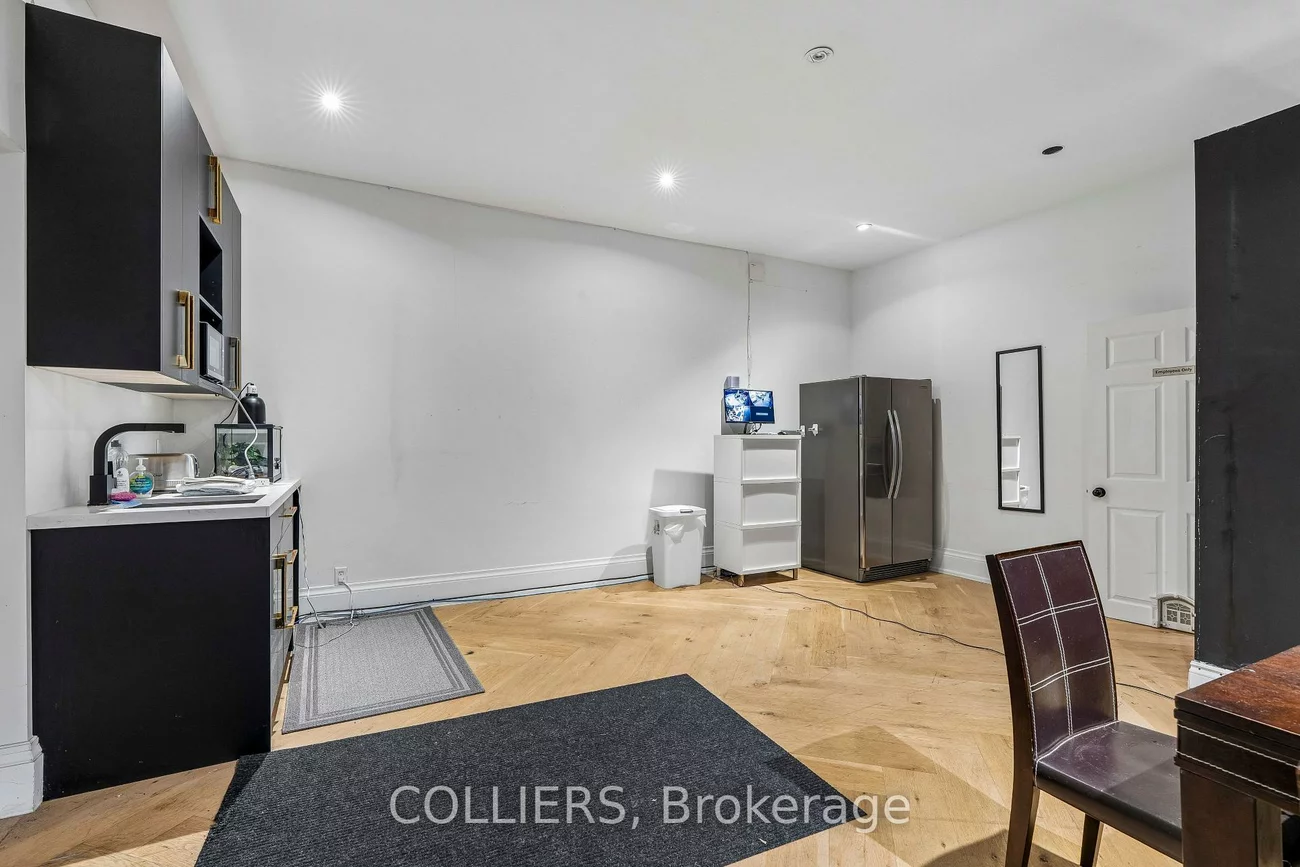2473, Dufferin, Briar Hill-Belgravia, Toronto