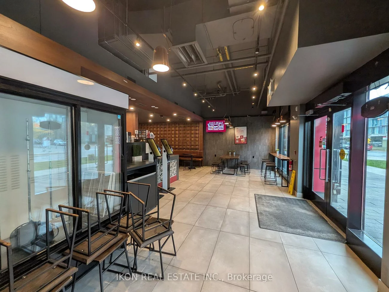 95, The Pond, York University Heights, Toronto