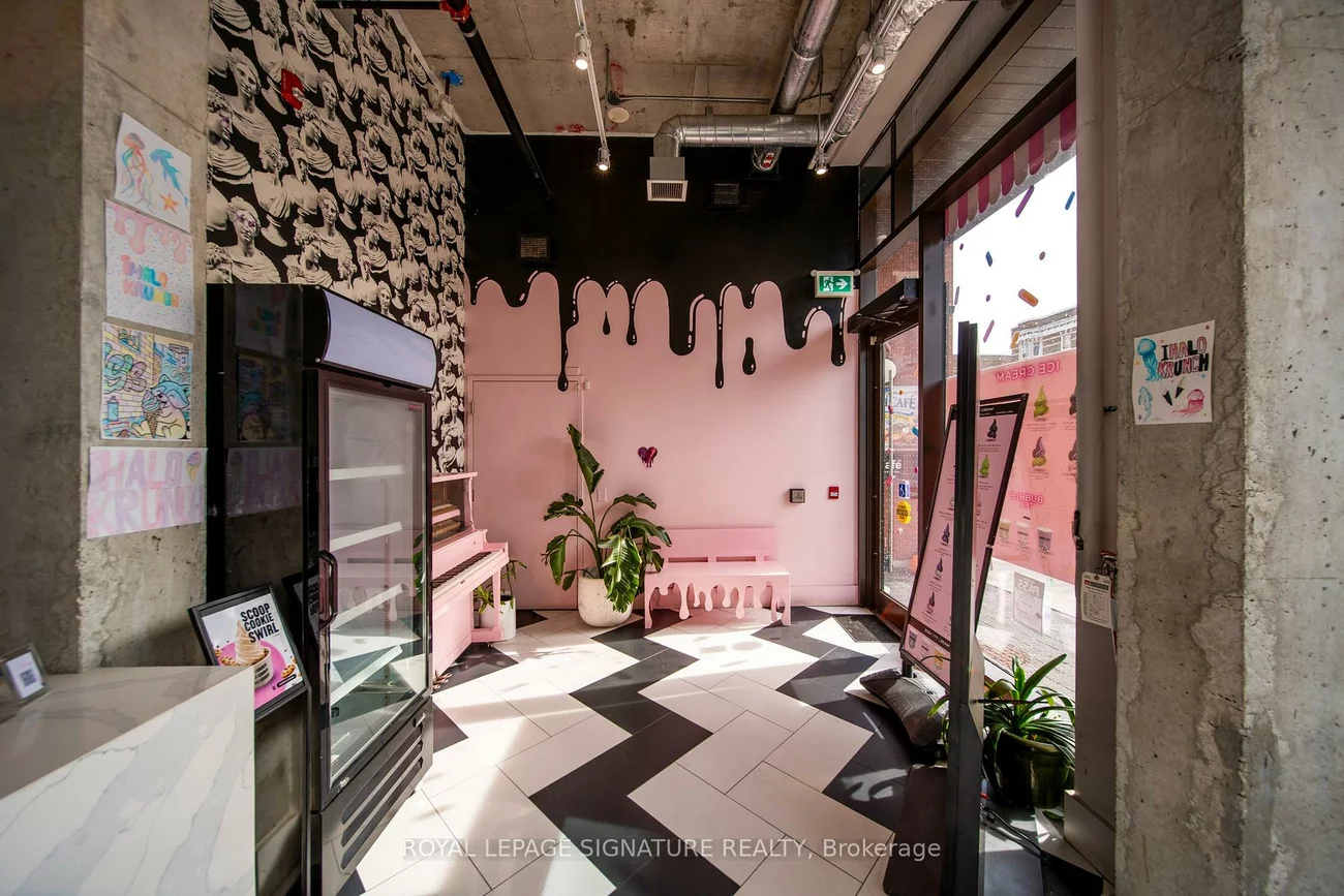 2114, Bloor, High Park North, Toronto