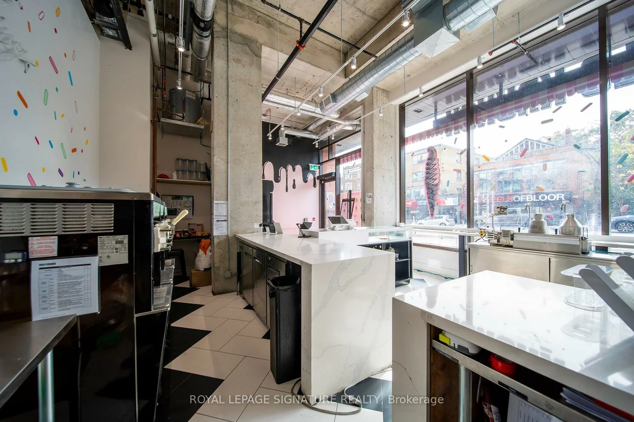 2114, Bloor, High Park North, Toronto