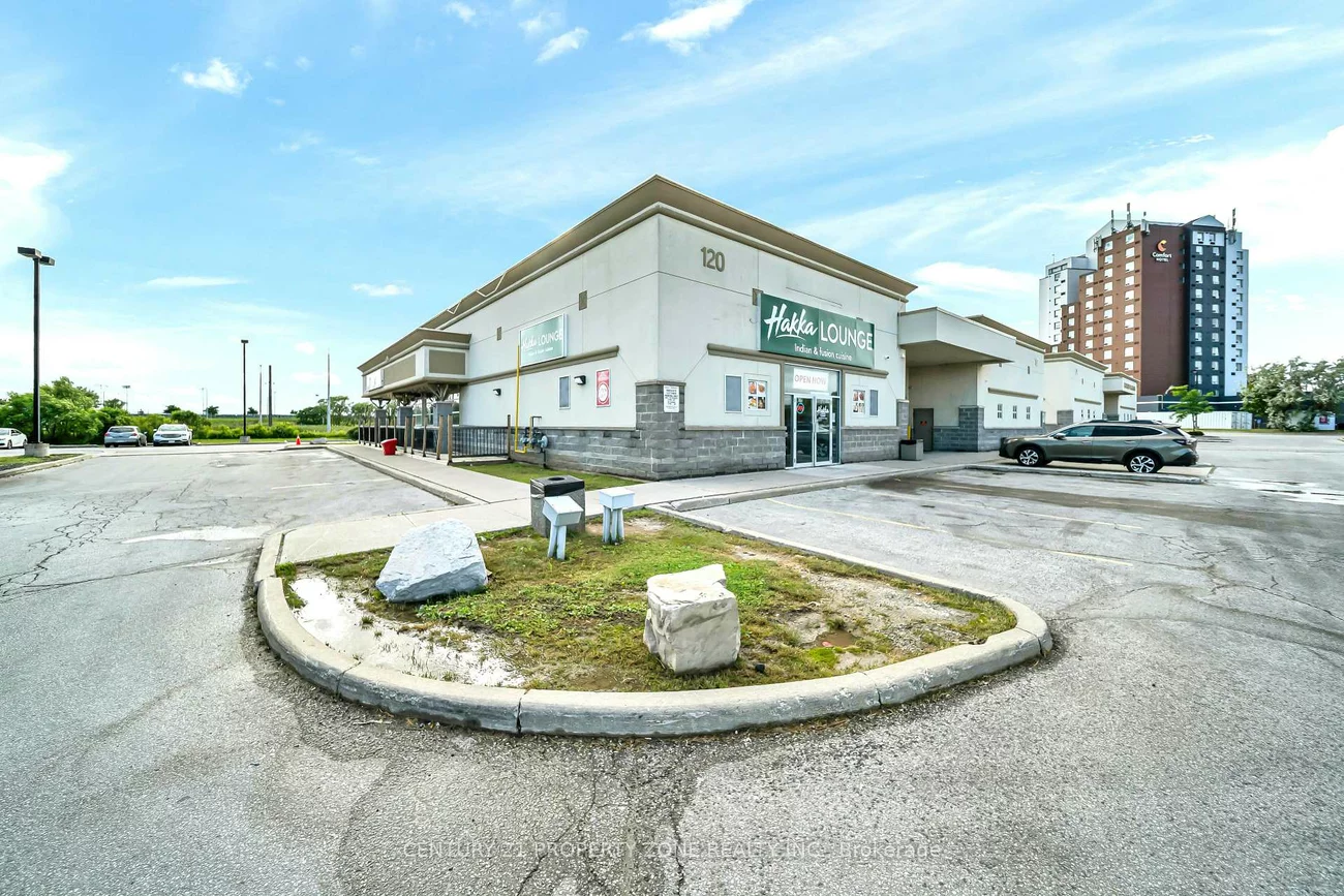 120, Queen Plate, West Humber-Clairville, Toronto