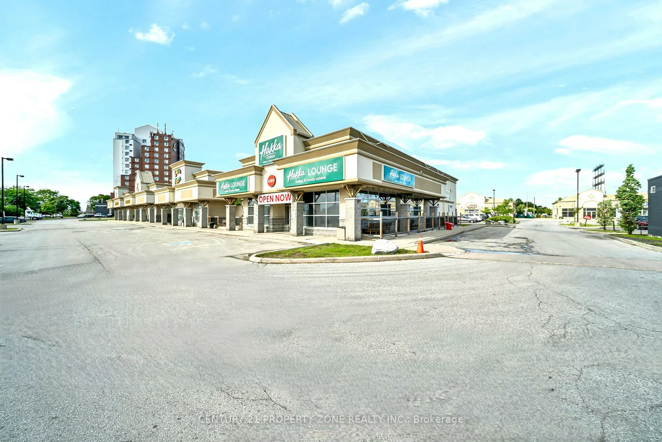 120, Queen Plate, West Humber-Clairville, Toronto