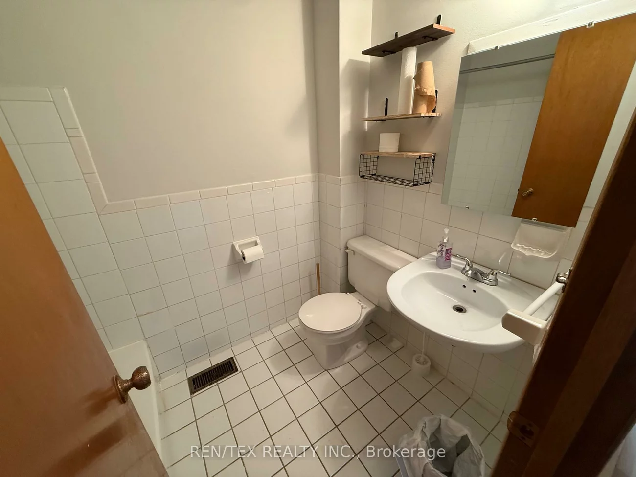 2444, Dufferin, Briar Hill-Belgravia, Toronto