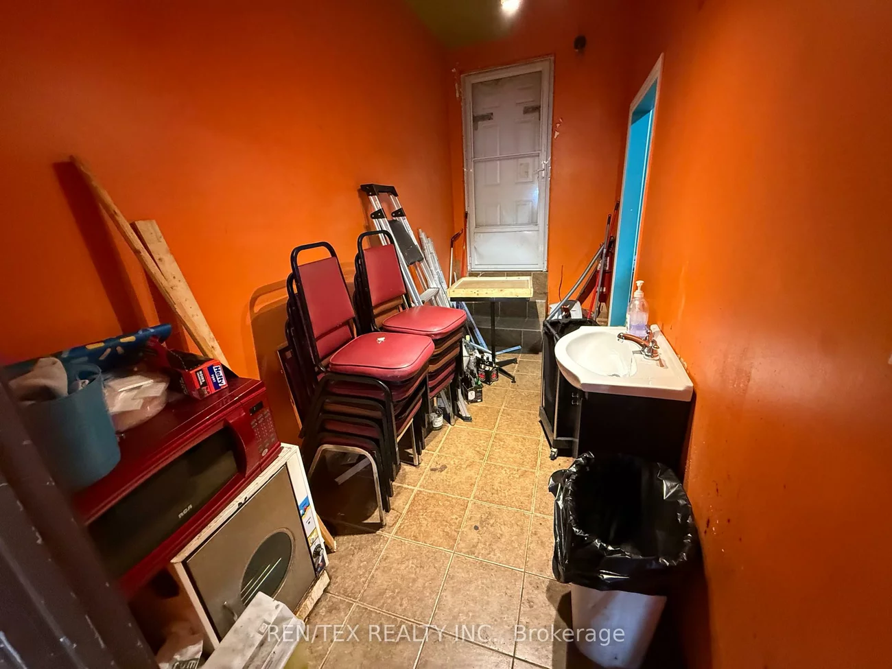 2444, Dufferin, Briar Hill-Belgravia, Toronto