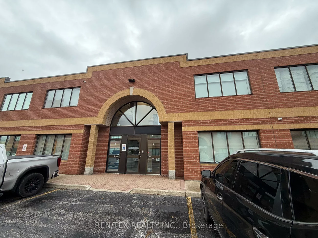 42, Steinway, West Humber-Clairville, Toronto