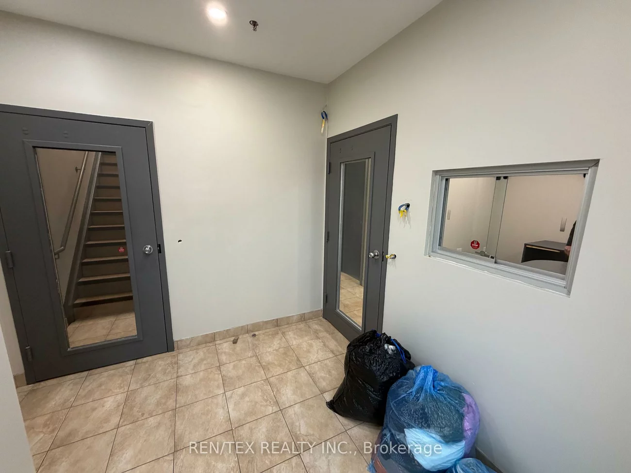 42, Steinway, West Humber-Clairville, Toronto
