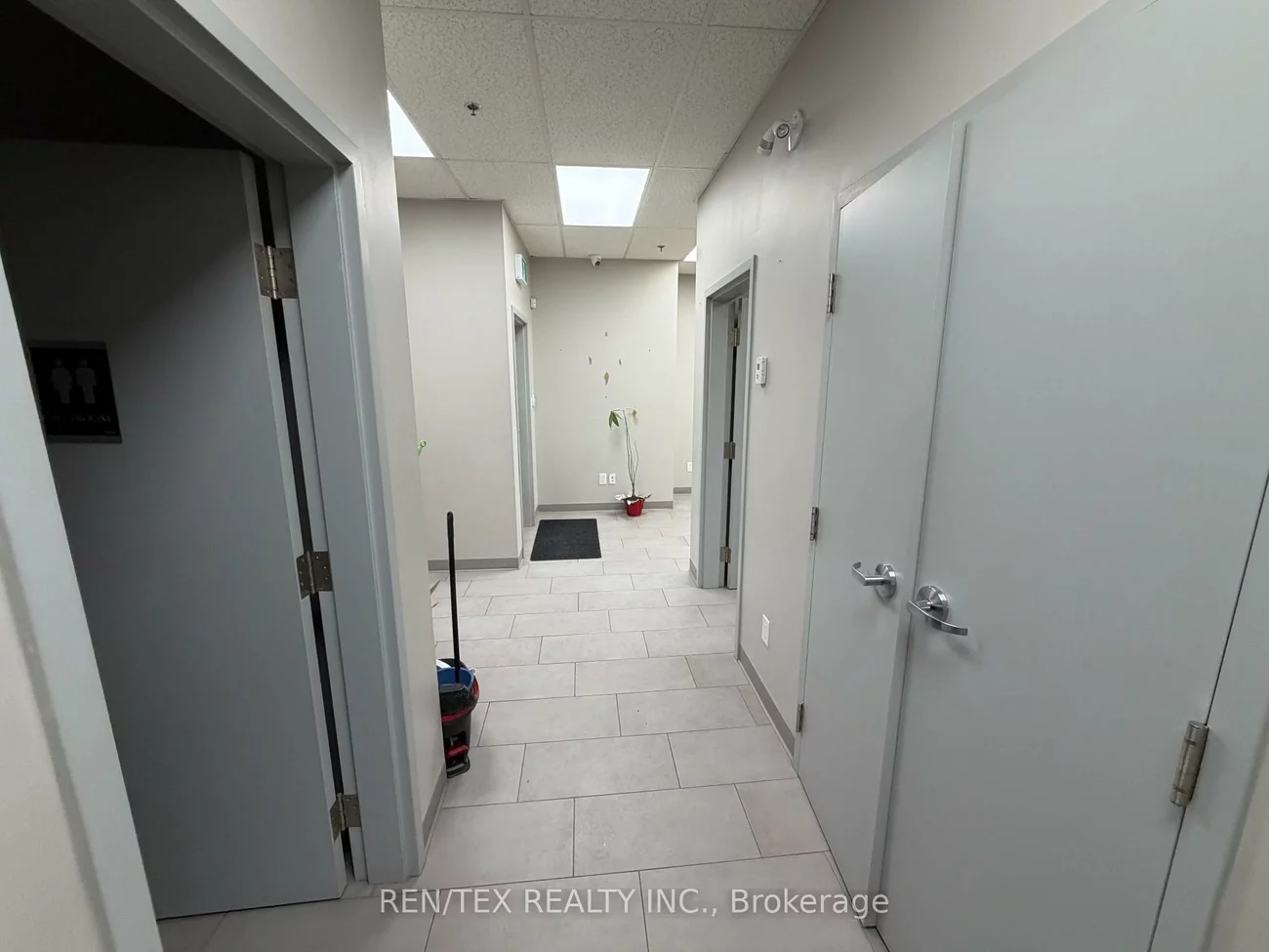 42, Steinway, West Humber-Clairville, Toronto