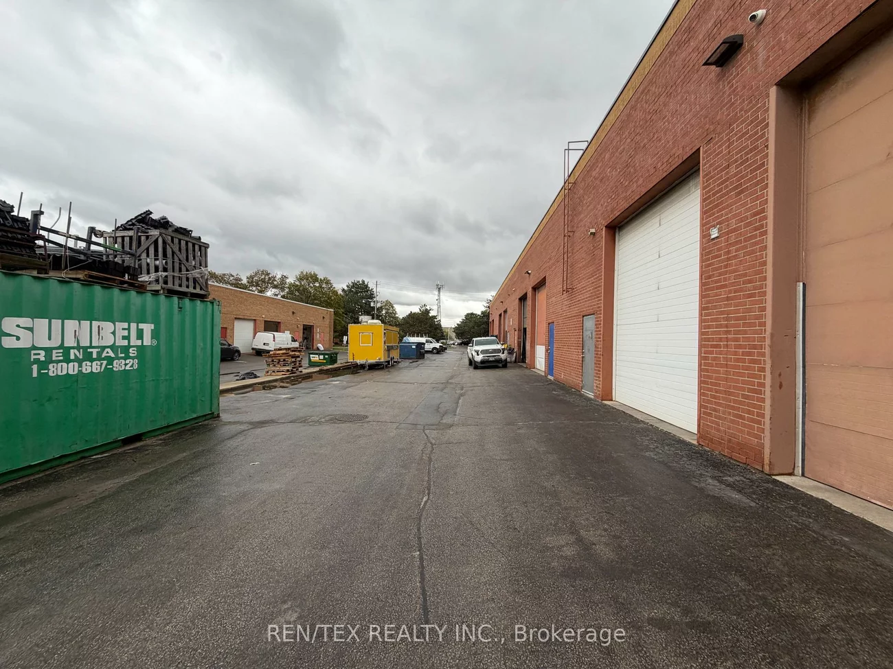 42, Steinway, West Humber-Clairville, Toronto
