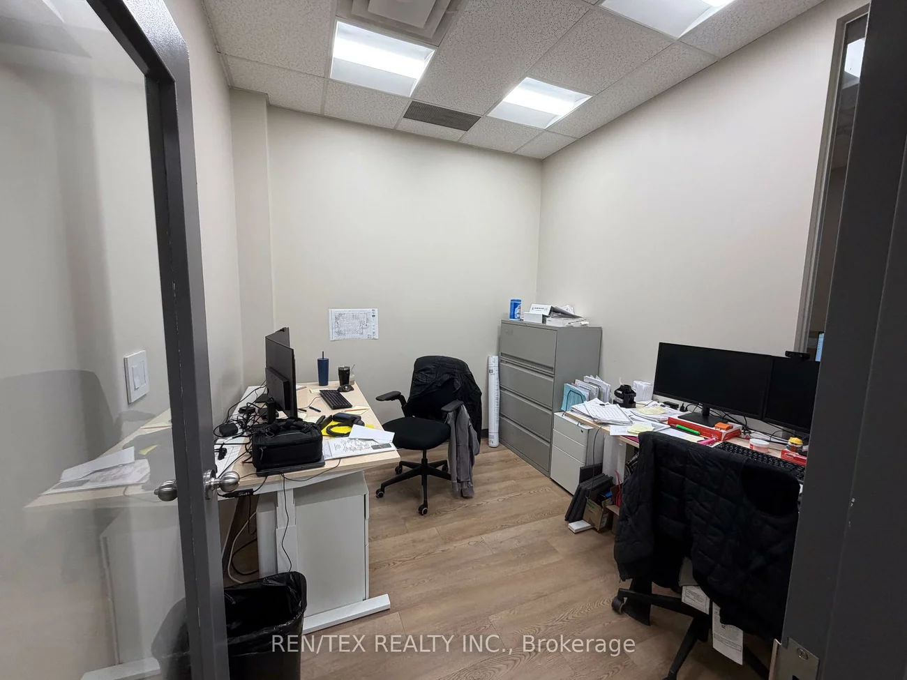 42, Steinway, West Humber-Clairville, Toronto